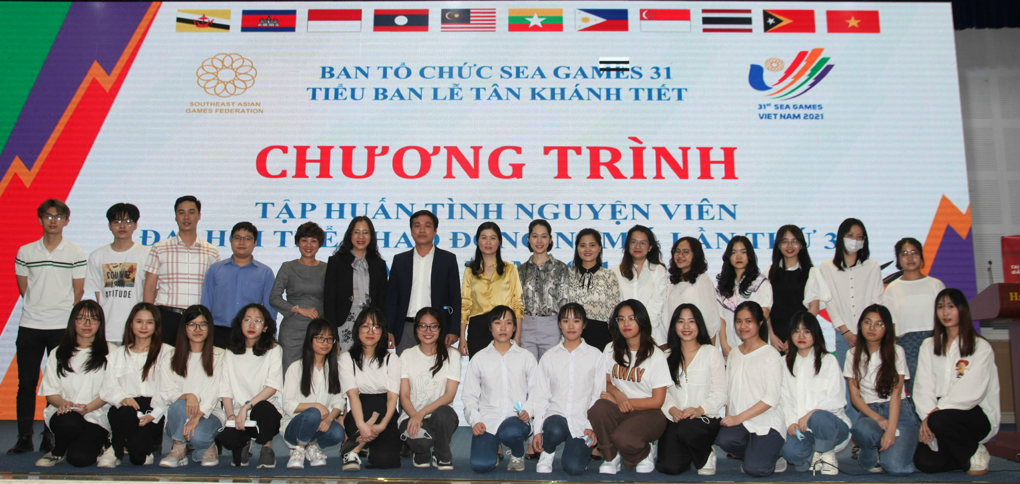 Tập huấn về môi trường không khói thuốc tại SEA Games 31 cho Tình nguyện viên tại Hà Nội